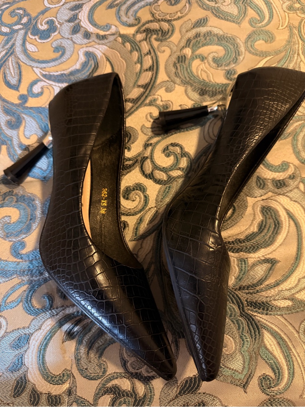 Aeroform Black Croc-Embossed Pointed Toe Pumps